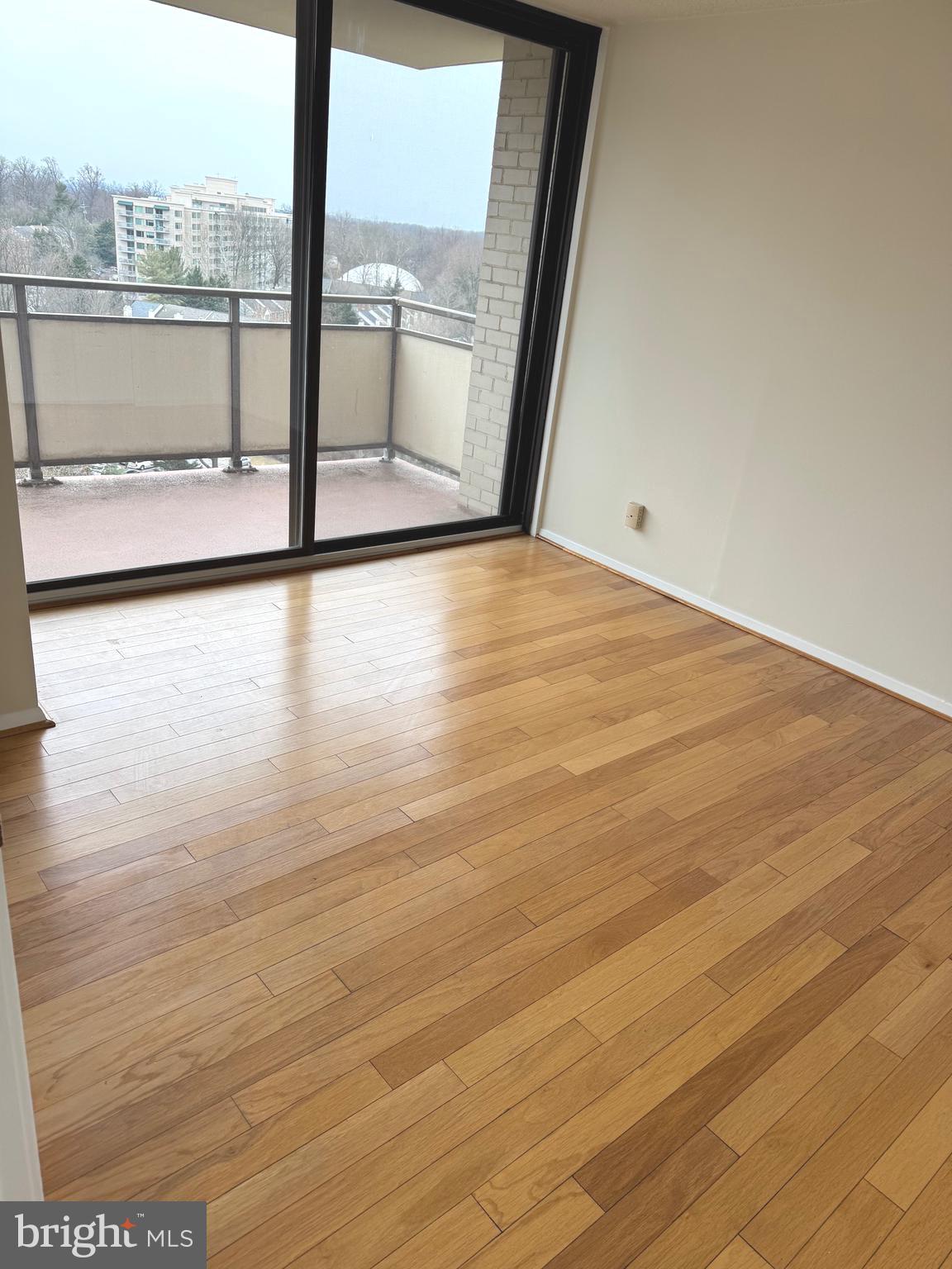 PROMENADE TOWERS - Residential