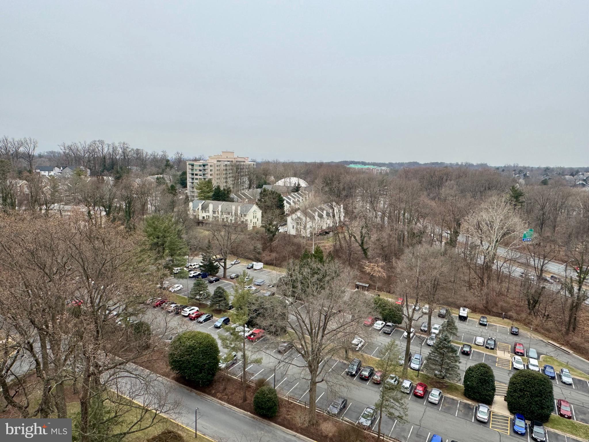 PROMENADE TOWERS - Residential