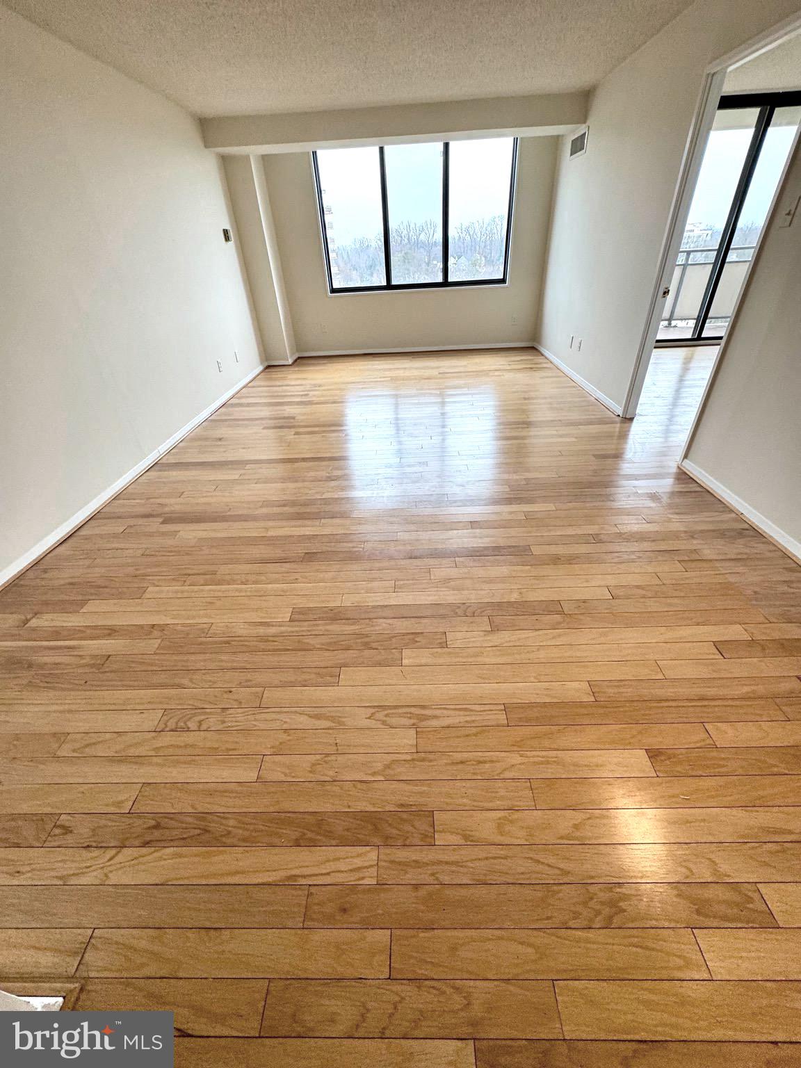 PROMENADE TOWERS - Residential