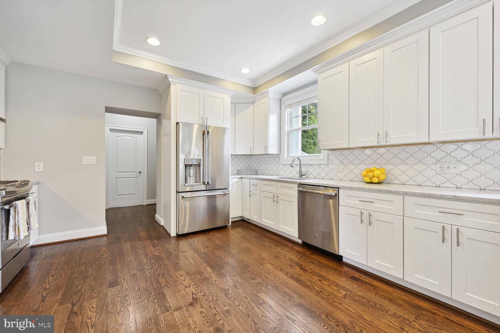 DONNA LEE GARDENS - Residential