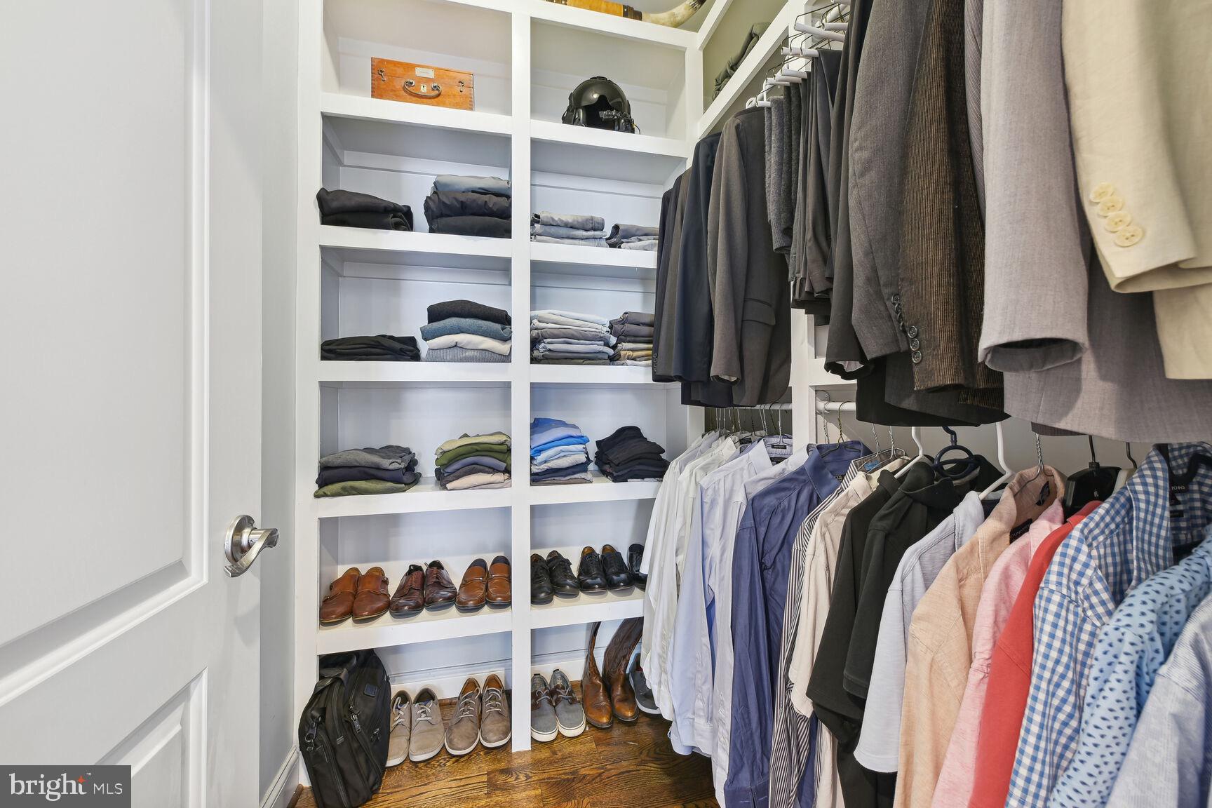 DONNA LEE GARDENS - Residential