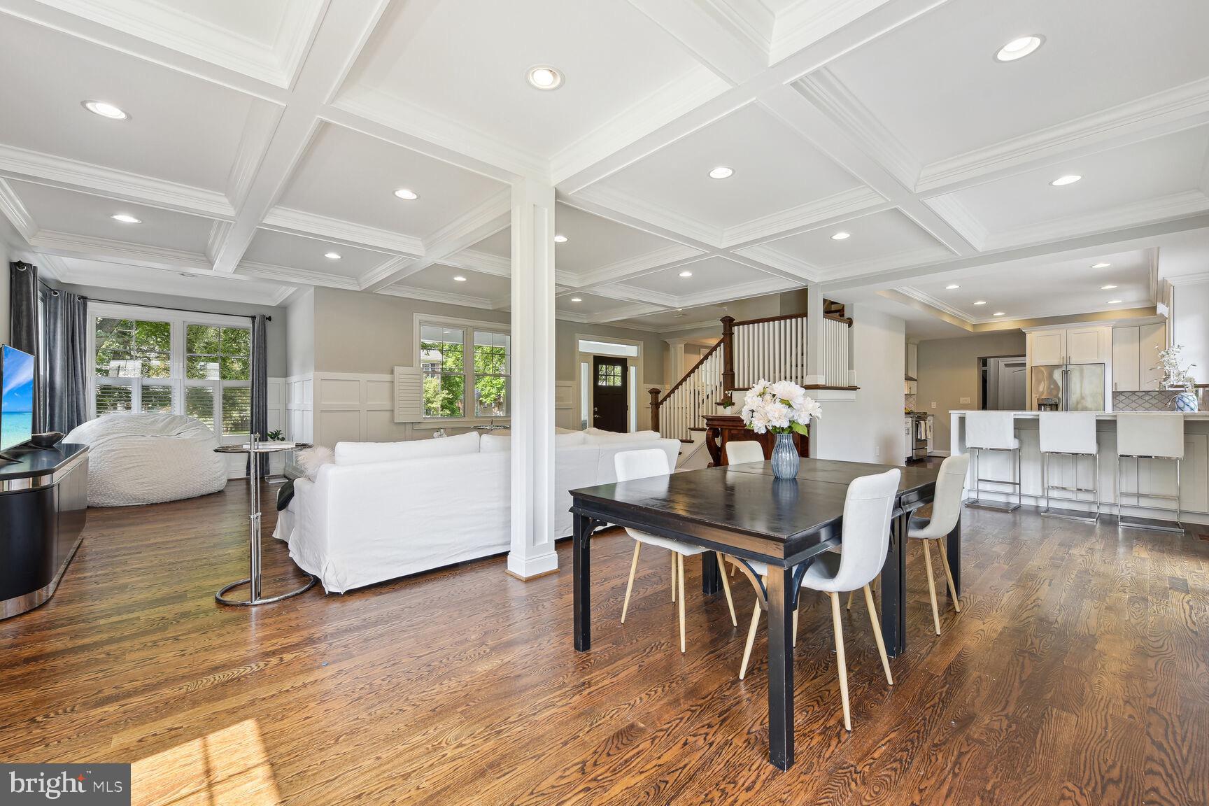 DONNA LEE GARDENS - Residential