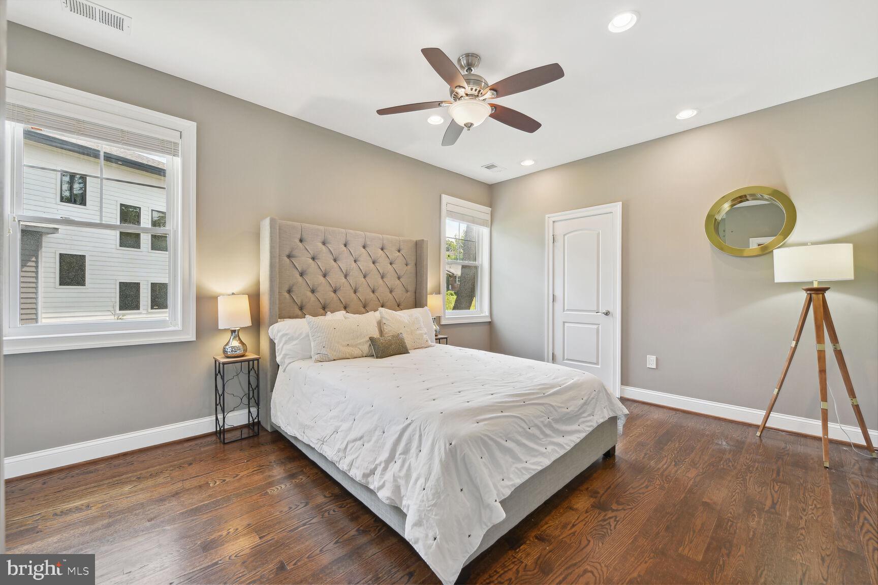 DONNA LEE GARDENS - Residential