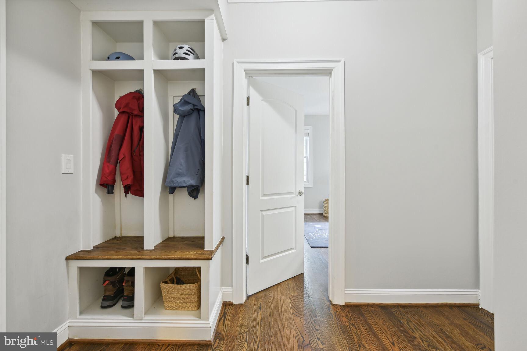 DONNA LEE GARDENS - Residential