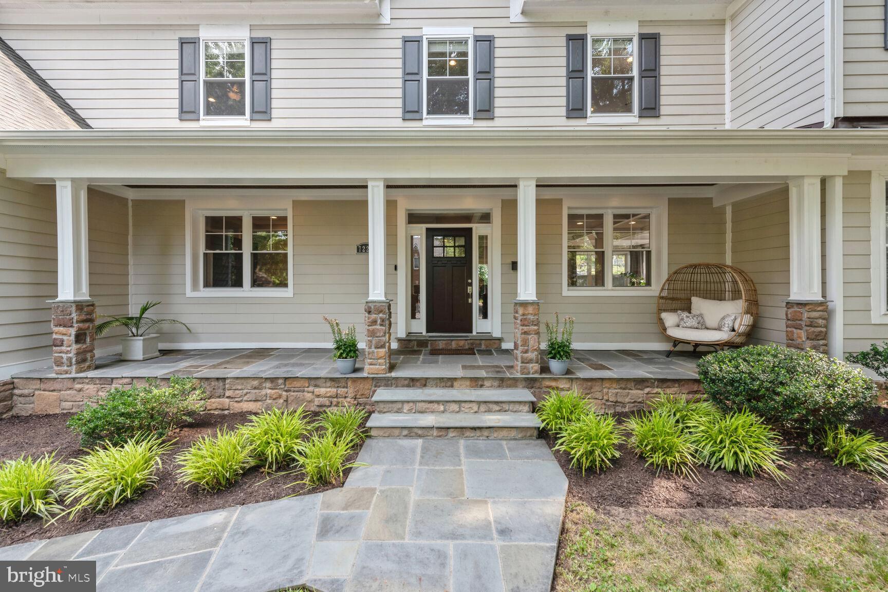 DONNA LEE GARDENS - Residential