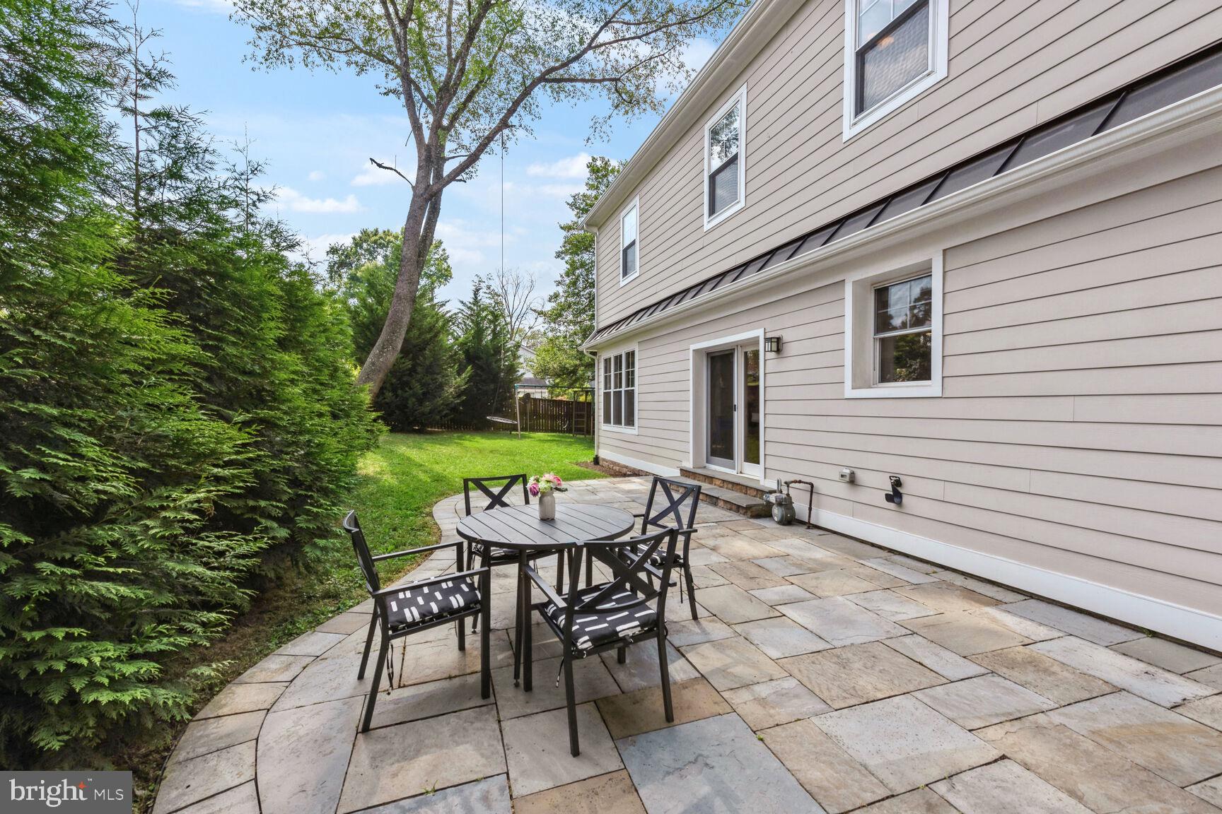 DONNA LEE GARDENS - Residential