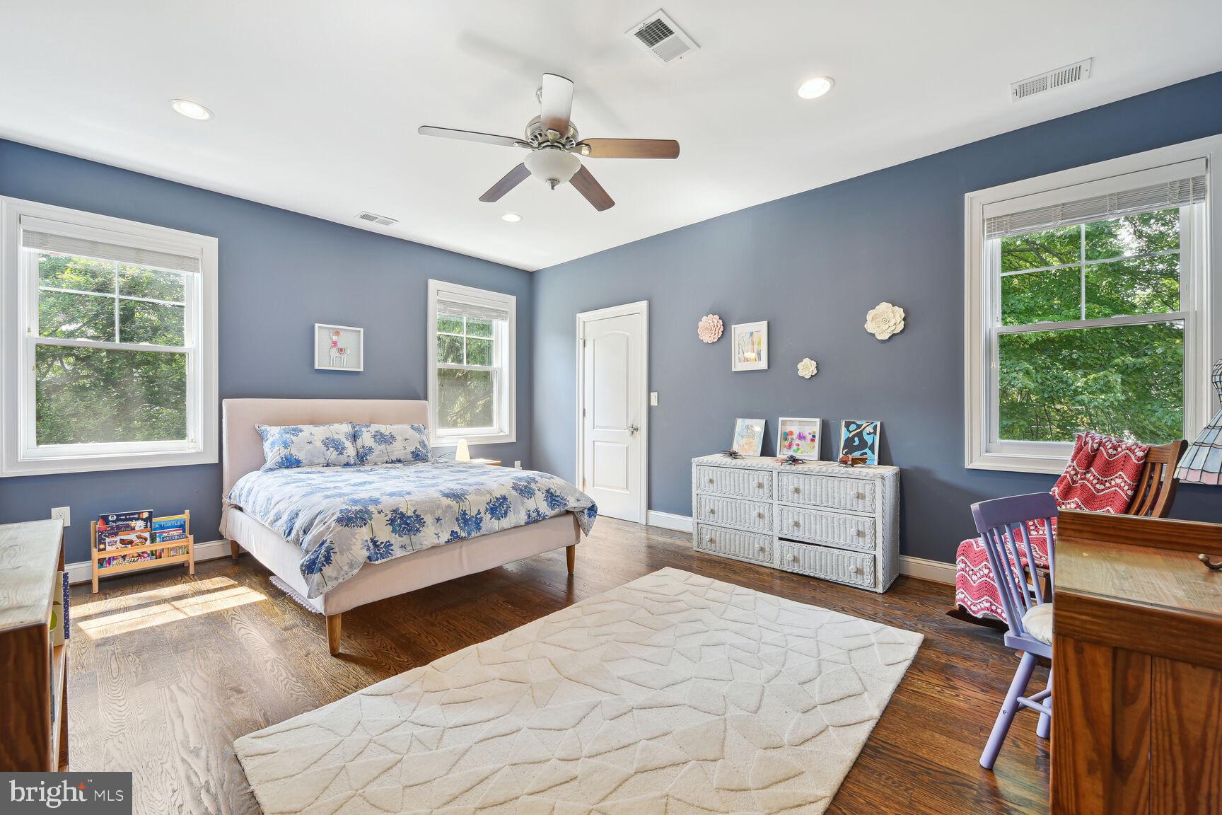 DONNA LEE GARDENS - Residential