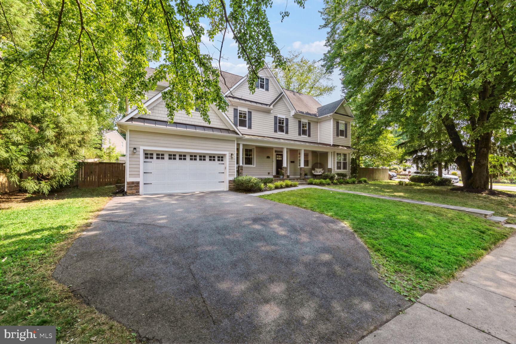 DONNA LEE GARDENS - Residential