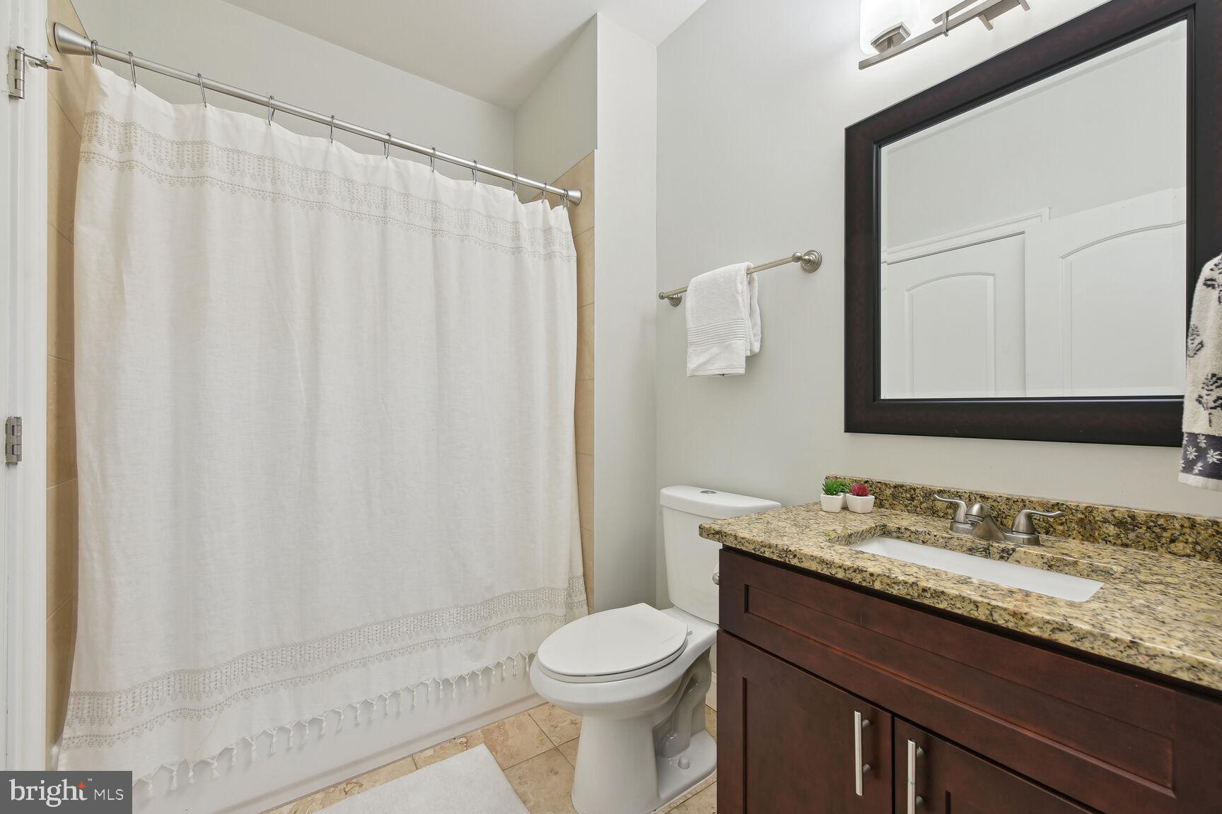 DONNA LEE GARDENS - Residential