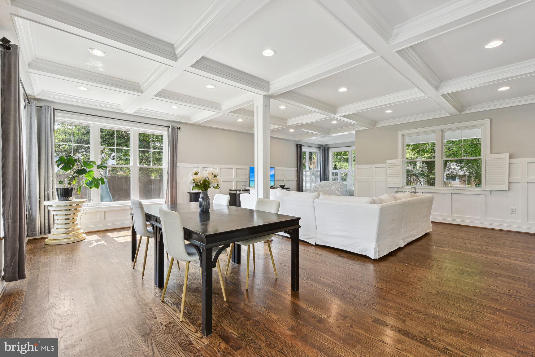 DONNA LEE GARDENS - Residential