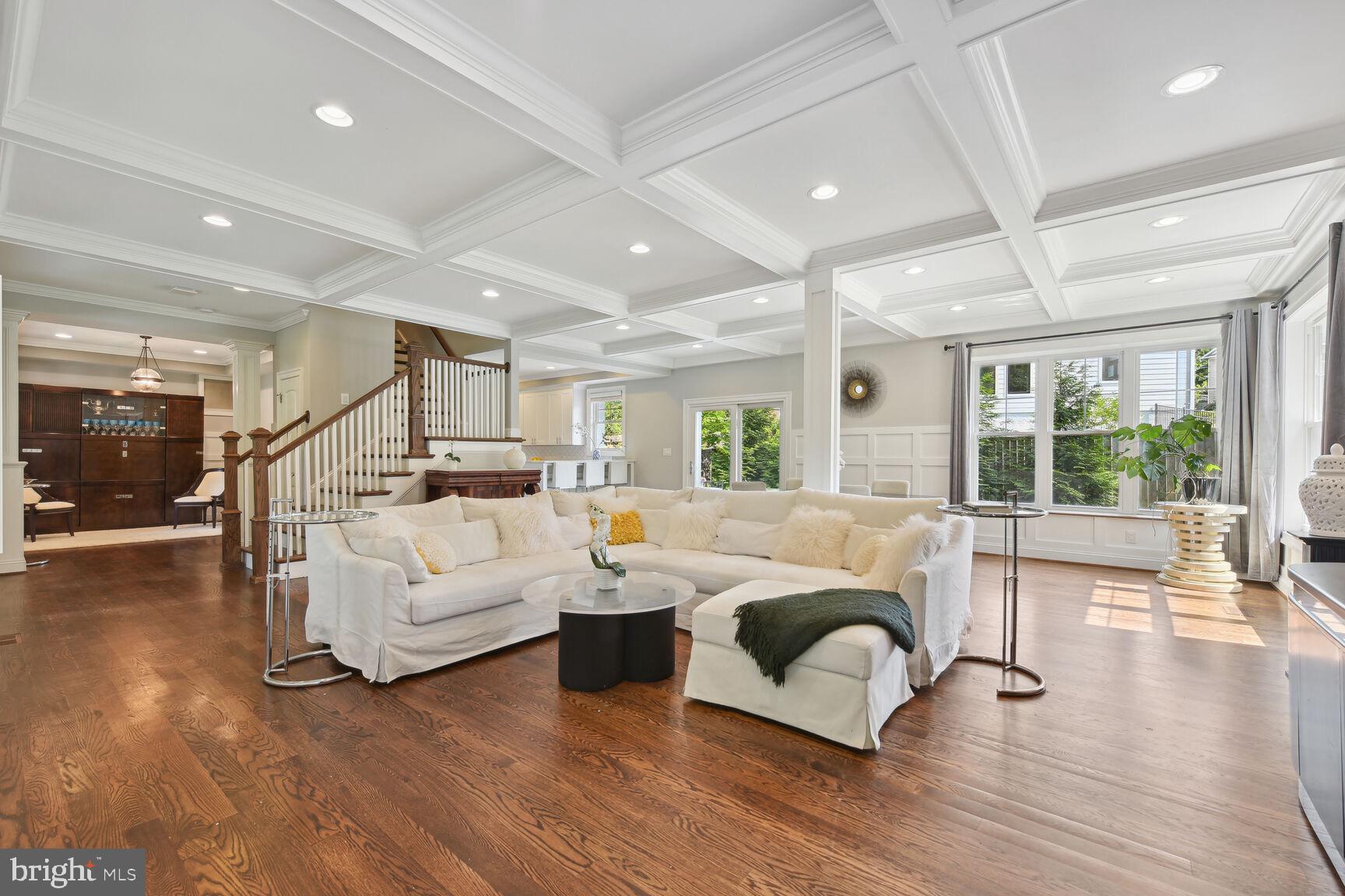 DONNA LEE GARDENS - Residential