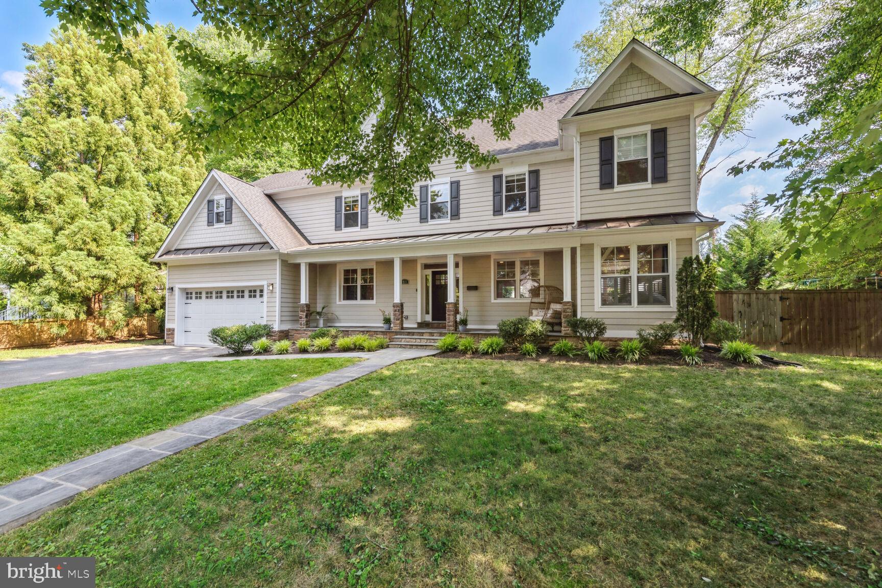 DONNA LEE GARDENS - Residential