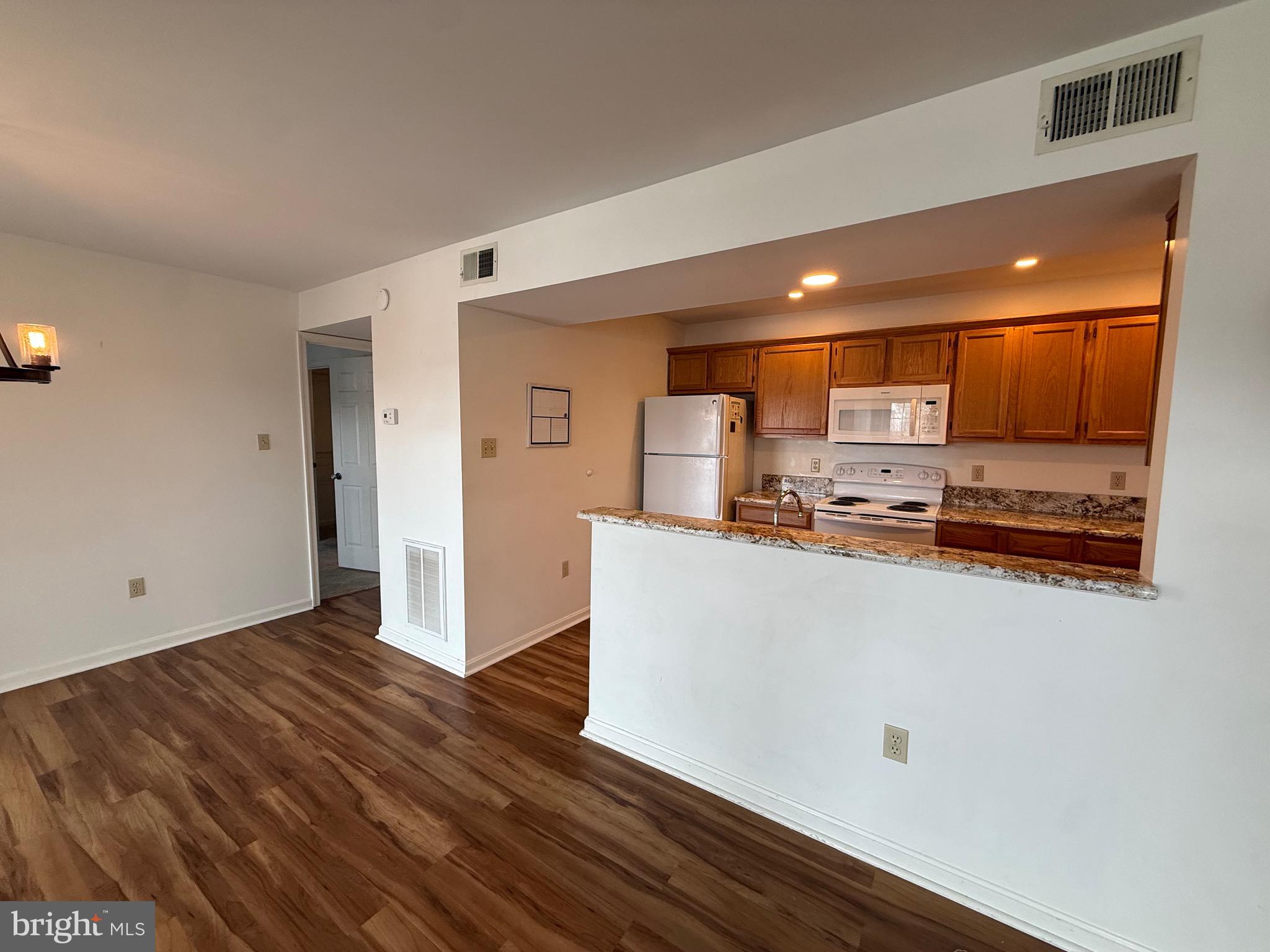 VILLAGE OF MORELAND - Residential