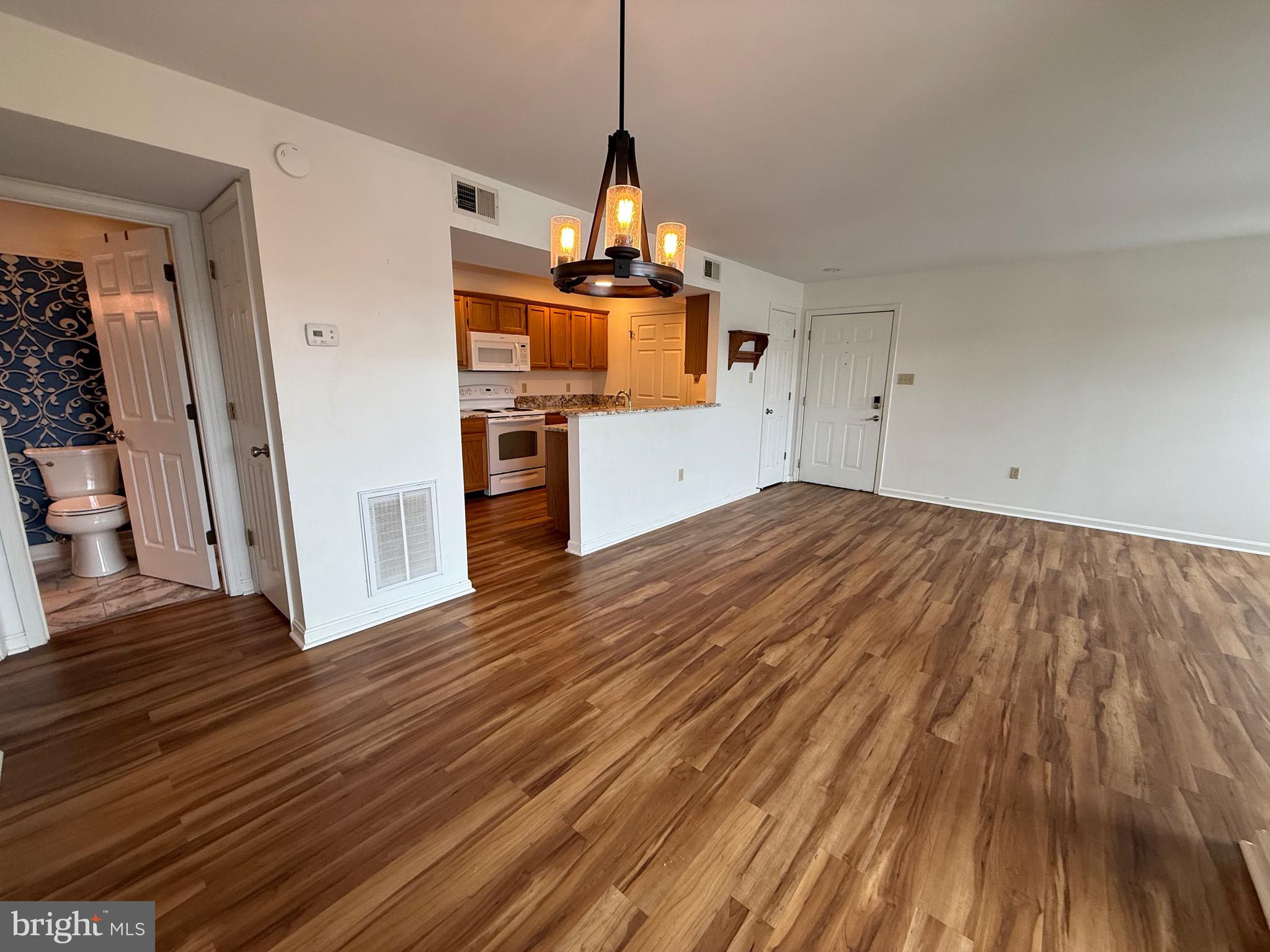 5401 OXFORD DRIVE 12