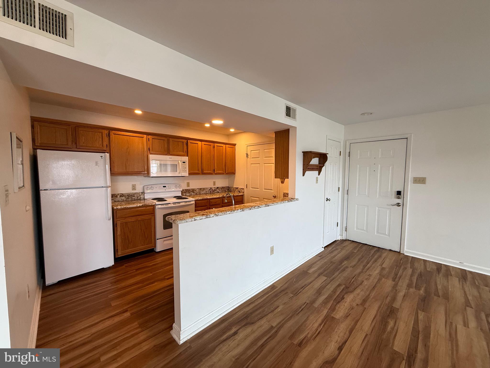 5401 OXFORD DRIVE 12