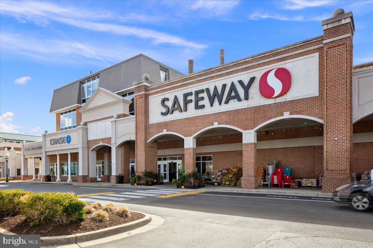 SUMNER VILLAGE - Residential