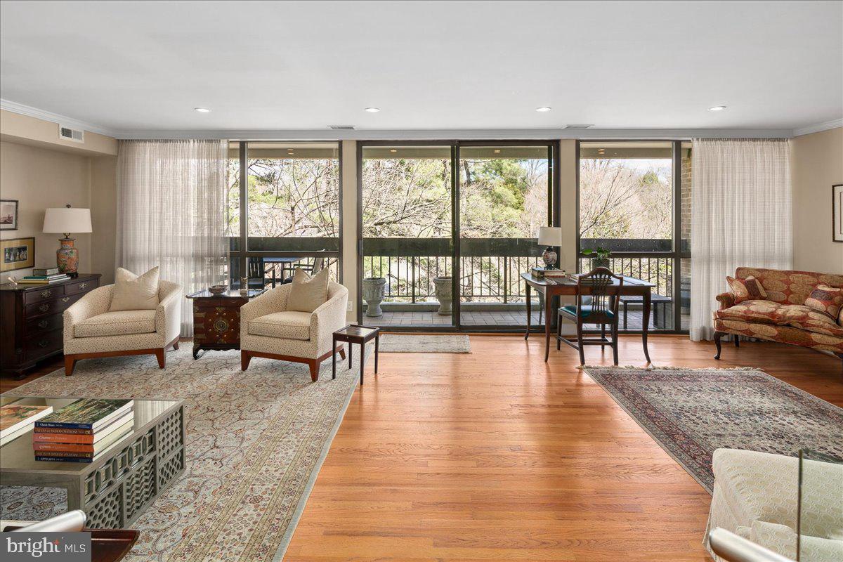 SUMNER VILLAGE - Residential