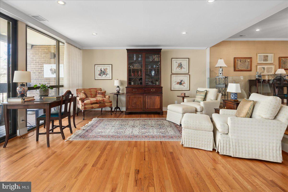 SUMNER VILLAGE - Residential