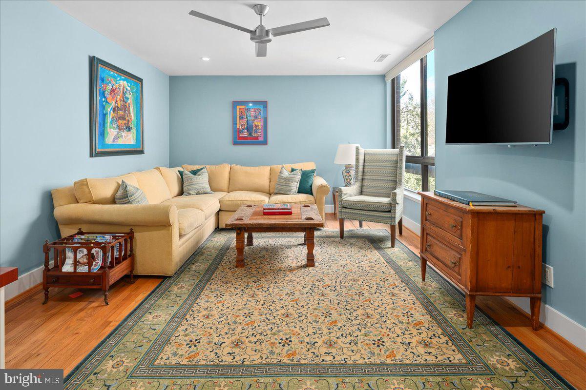 SUMNER VILLAGE - Residential