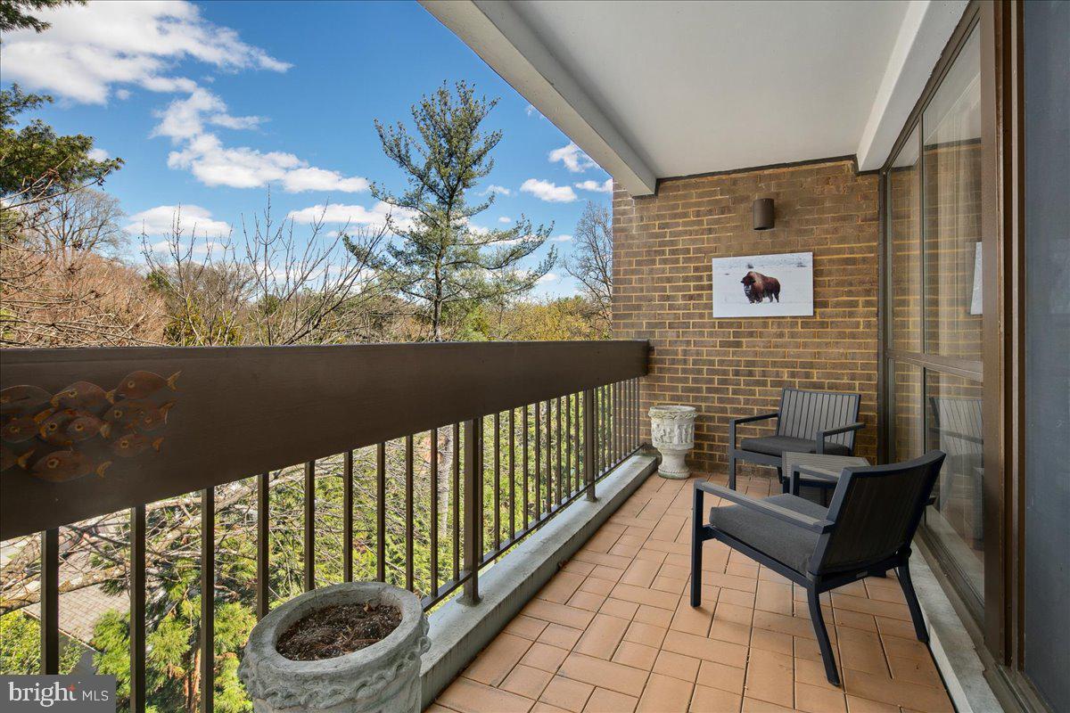 SUMNER VILLAGE - Residential