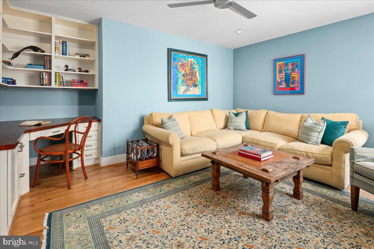 SUMNER VILLAGE - Residential