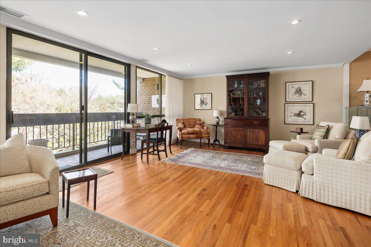 SUMNER VILLAGE - Residential