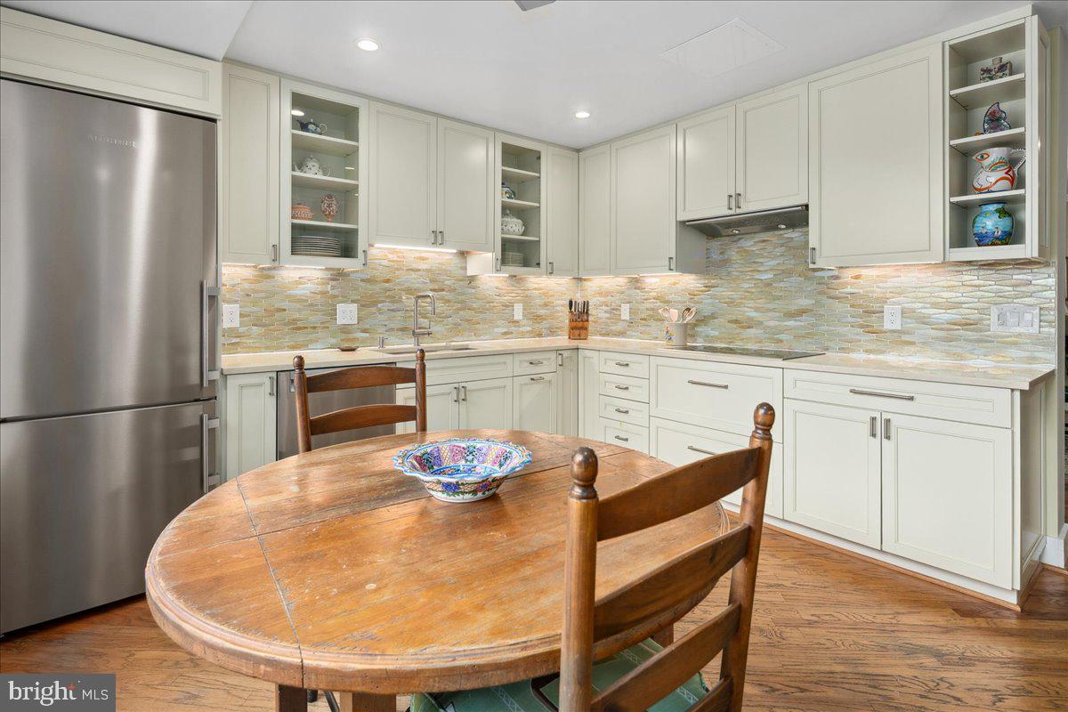 SUMNER VILLAGE - Residential