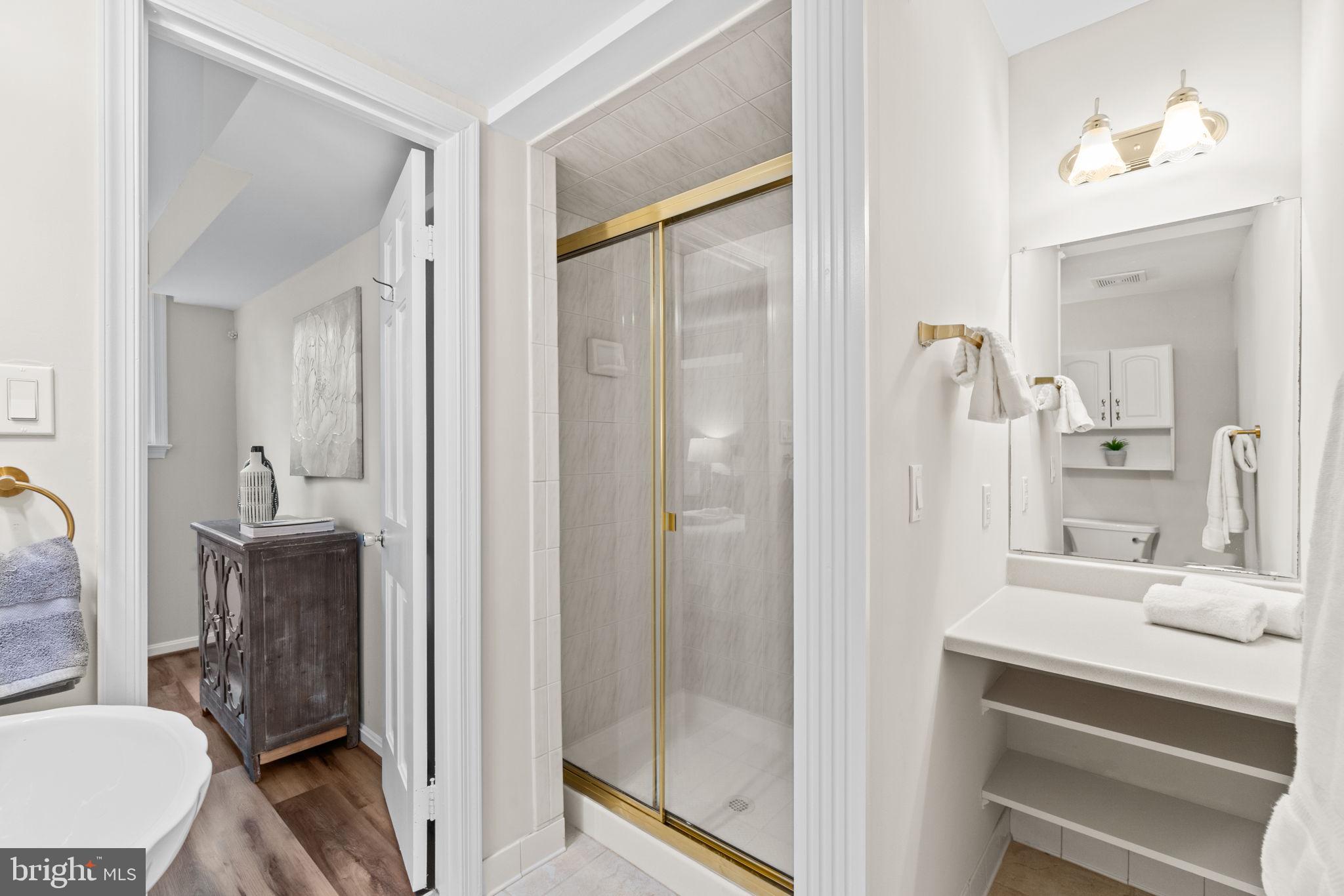 ARLINGTON RIDGE - Residential