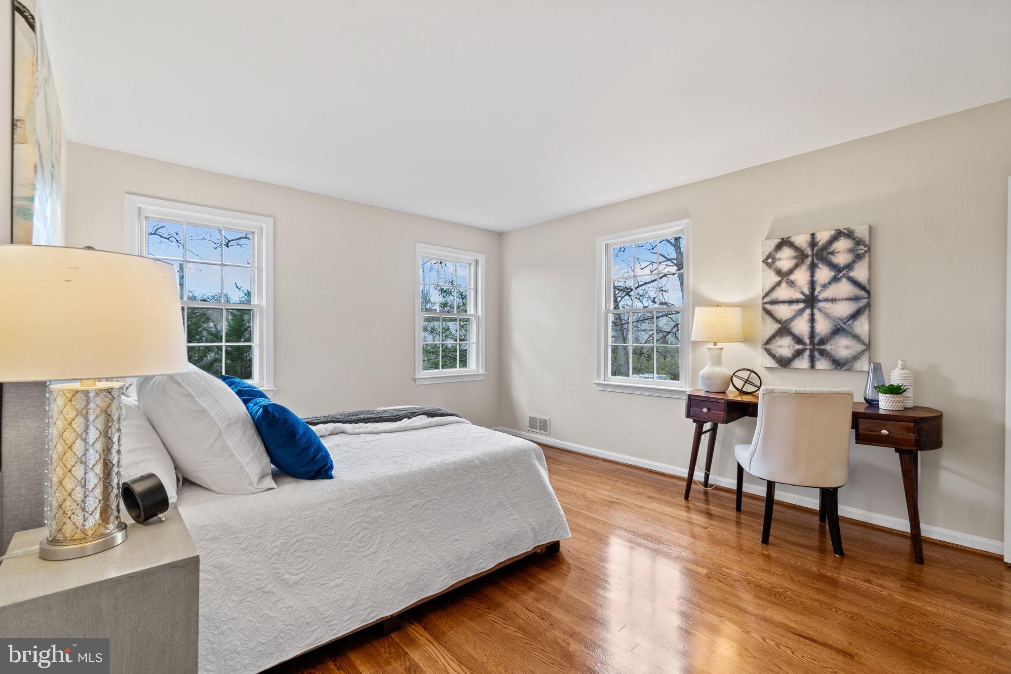 ARLINGTON RIDGE - Residential