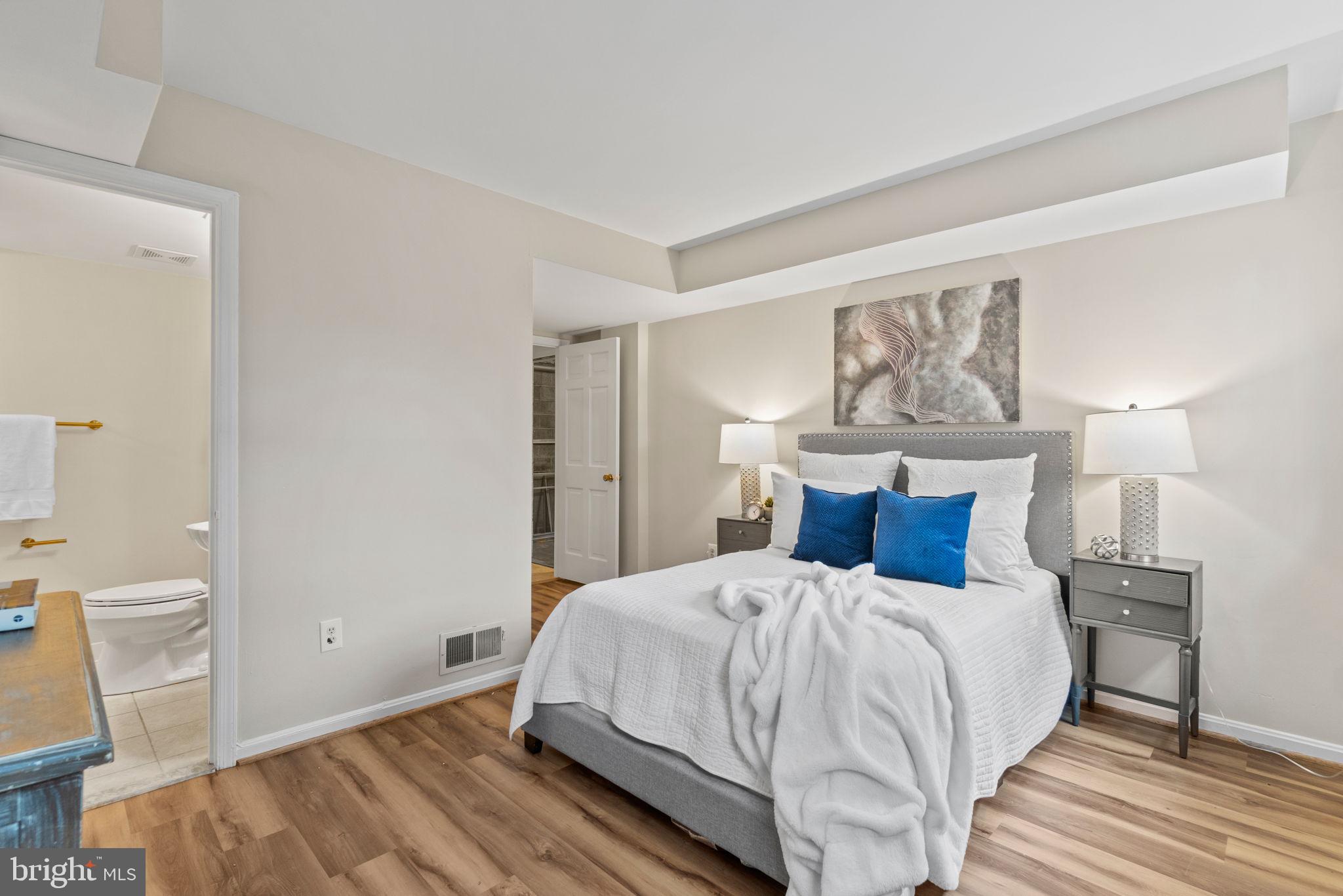 ARLINGTON RIDGE - Residential