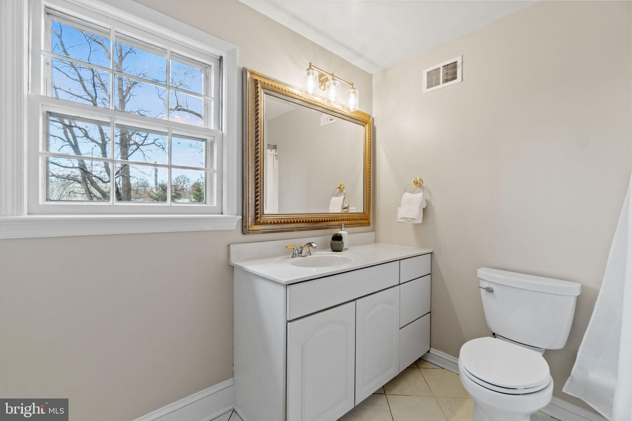 ARLINGTON RIDGE - Residential