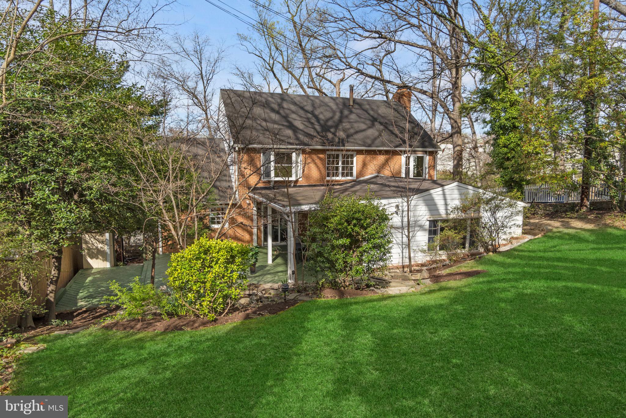 ARLINGTON RIDGE - Residential