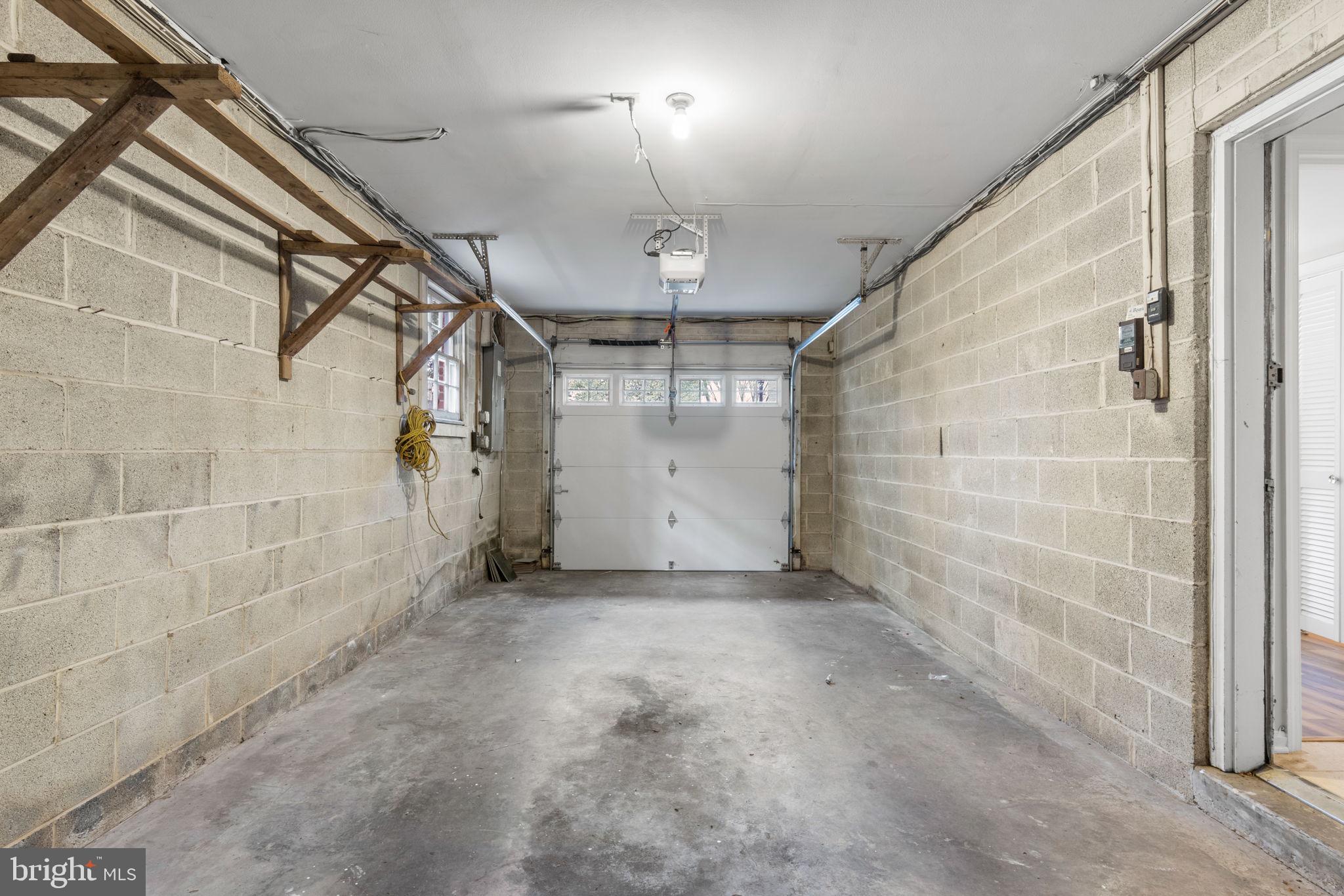 ARLINGTON RIDGE - Residential