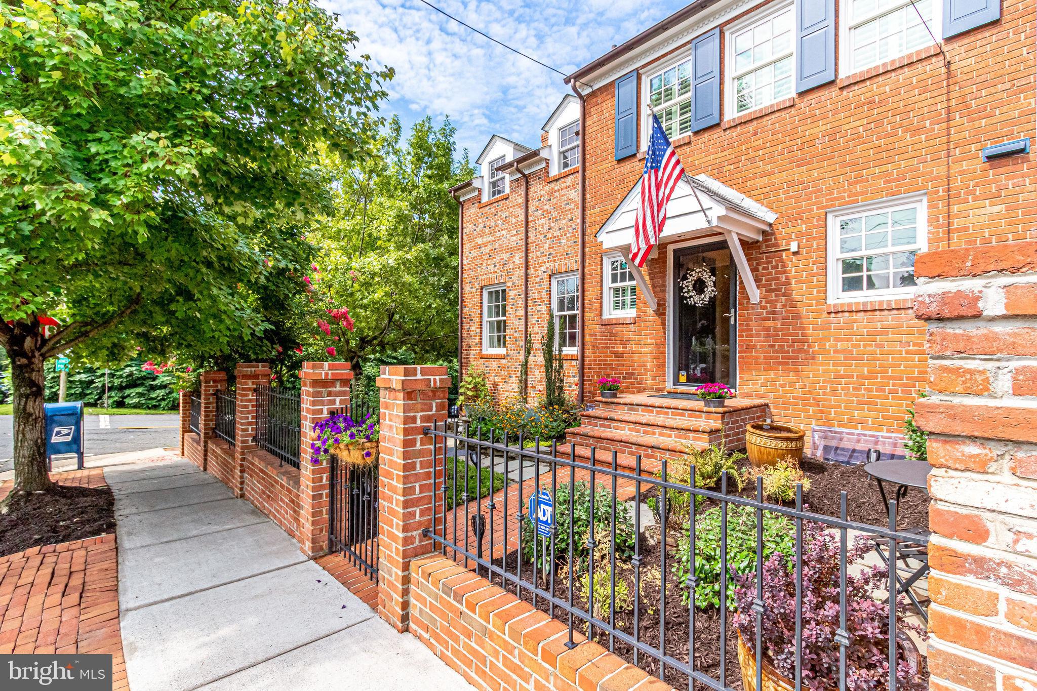 YATES GARDENS - Residential