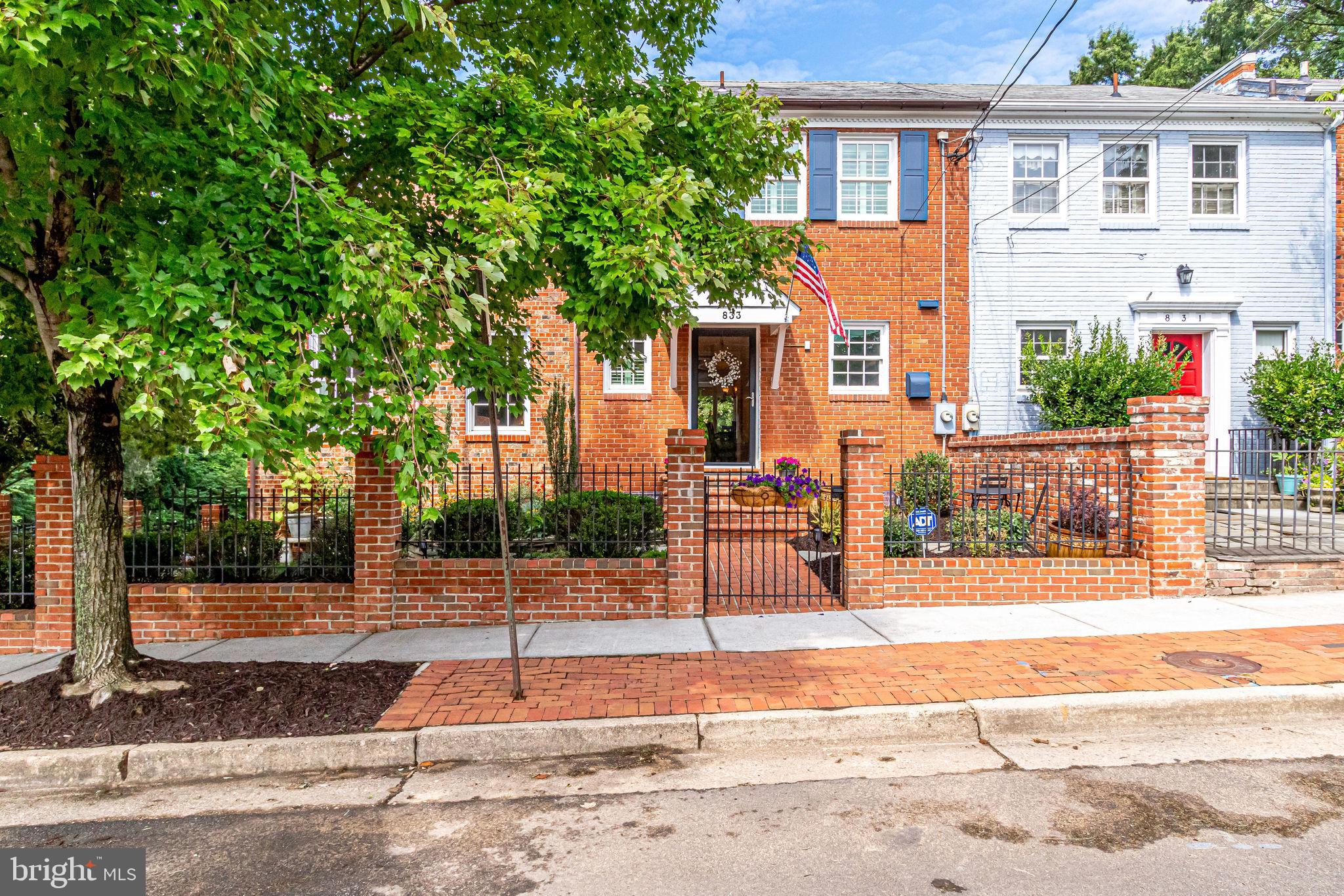 YATES GARDENS - Residential