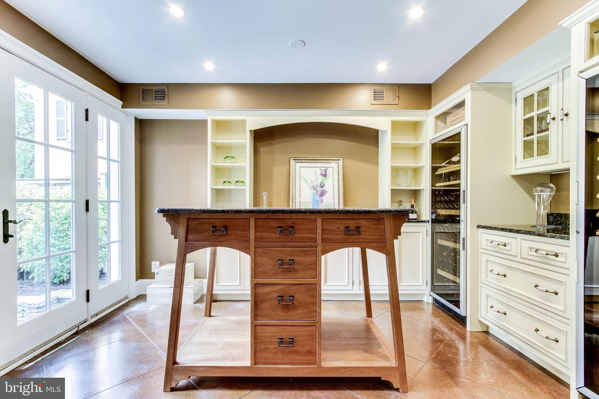 YATES GARDENS - Residential