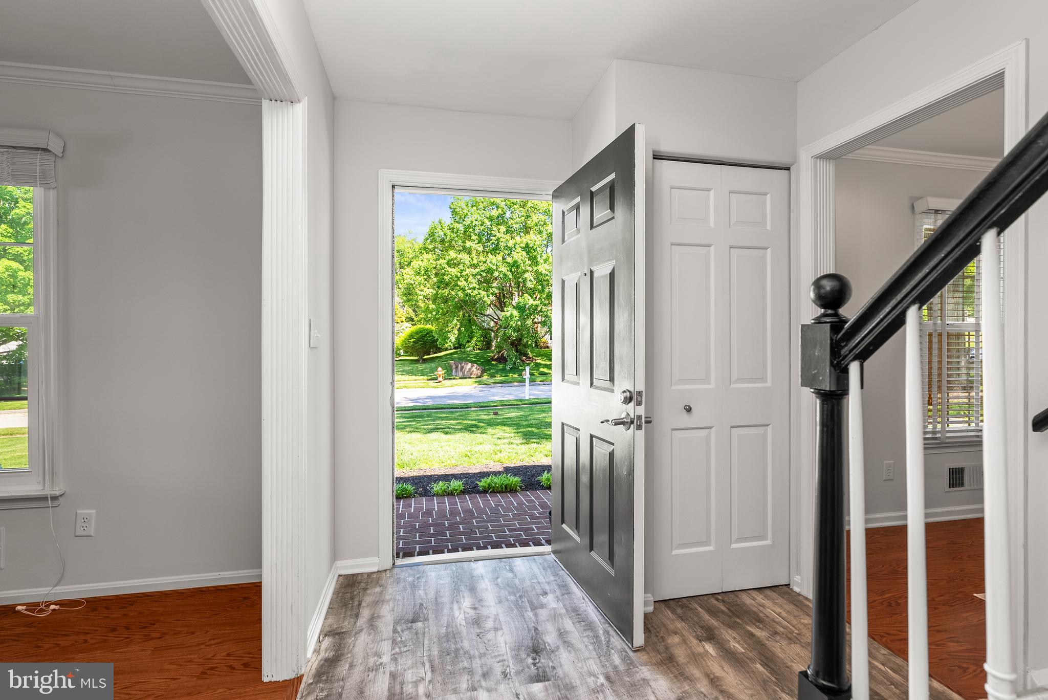 12 LOCHMOOR COURT