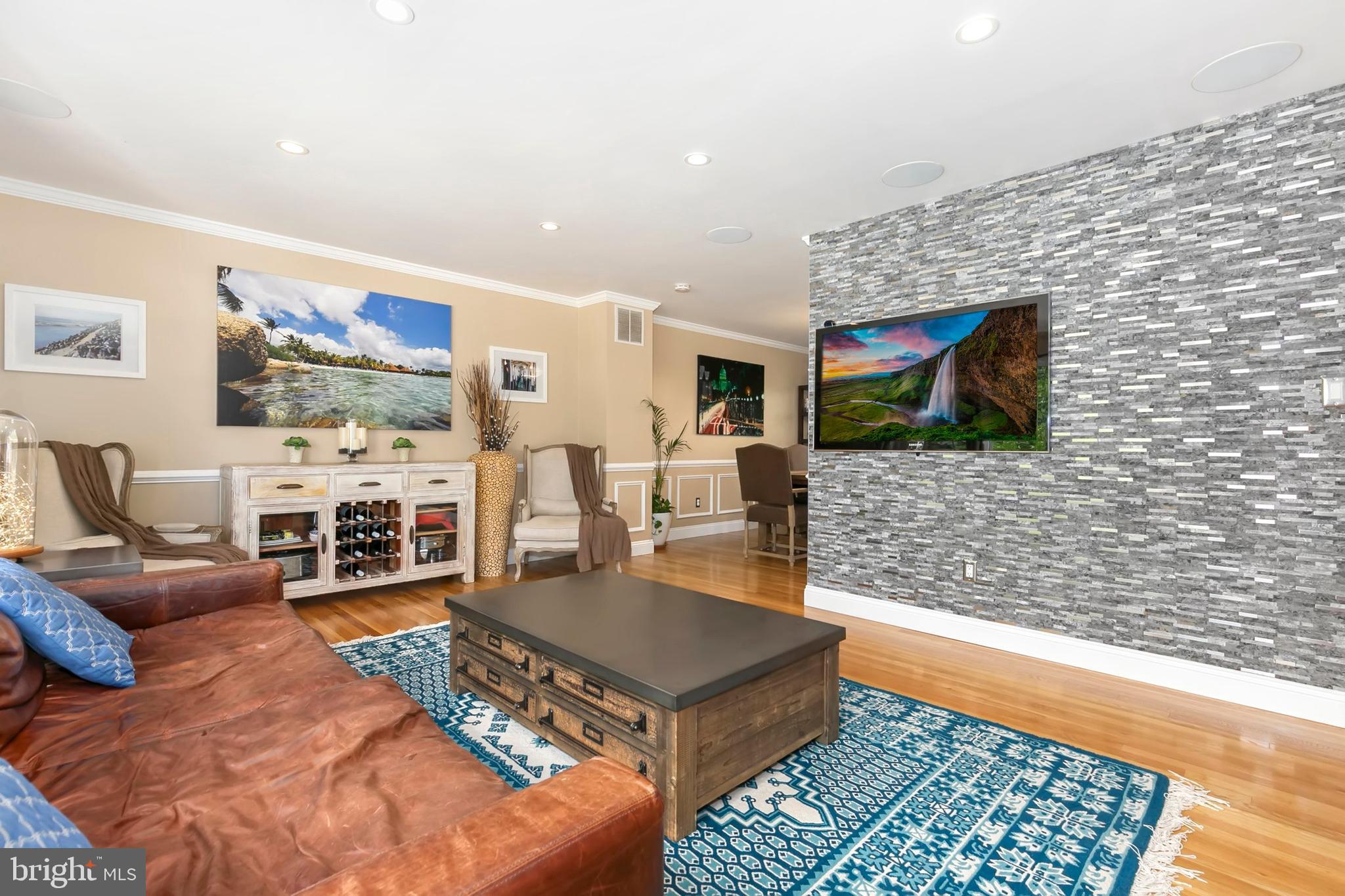 ROCK CREEK MANOR - Residential