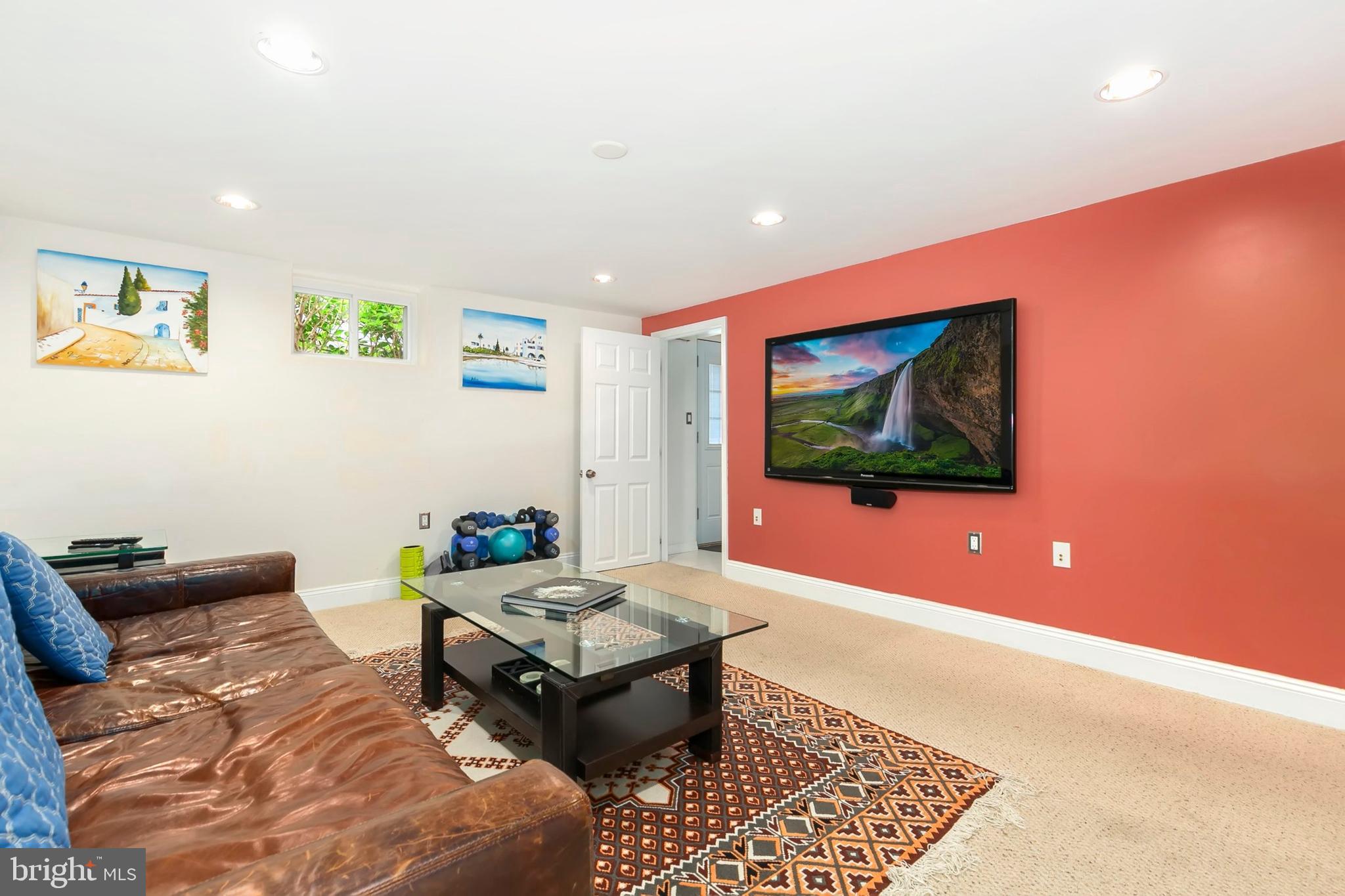 ROCK CREEK MANOR - Residential