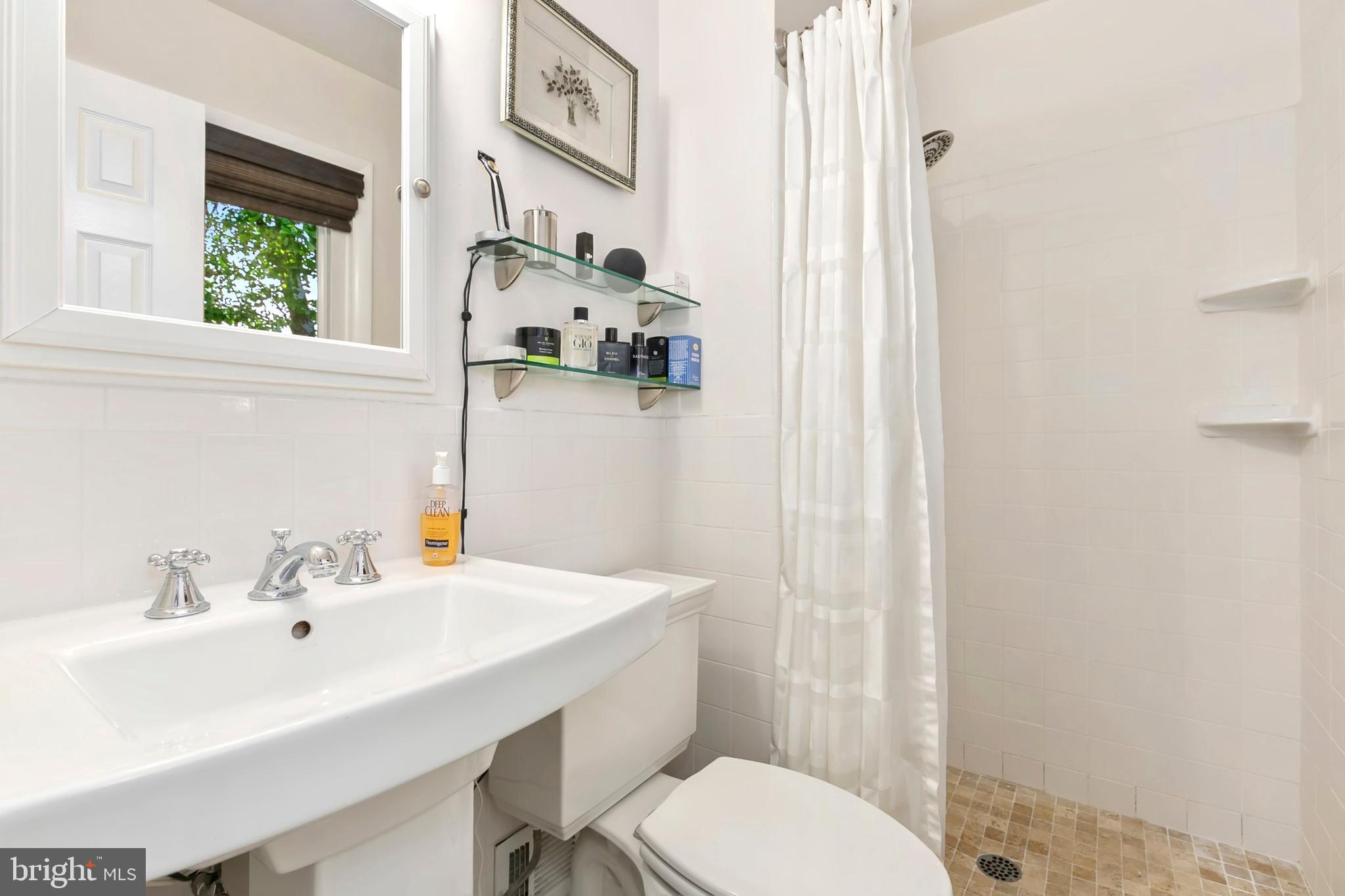 ROCK CREEK MANOR - Residential