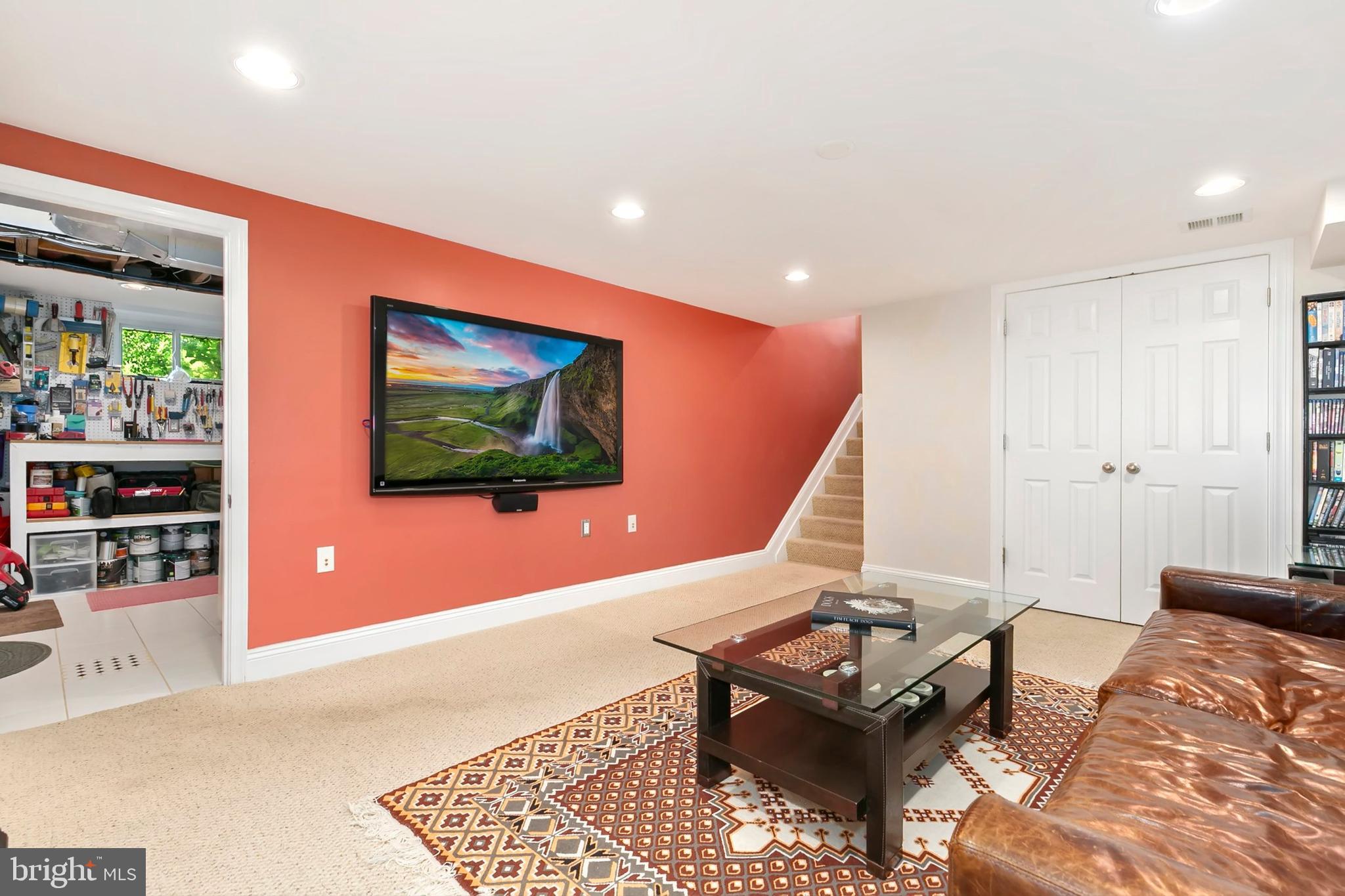 ROCK CREEK MANOR - Residential