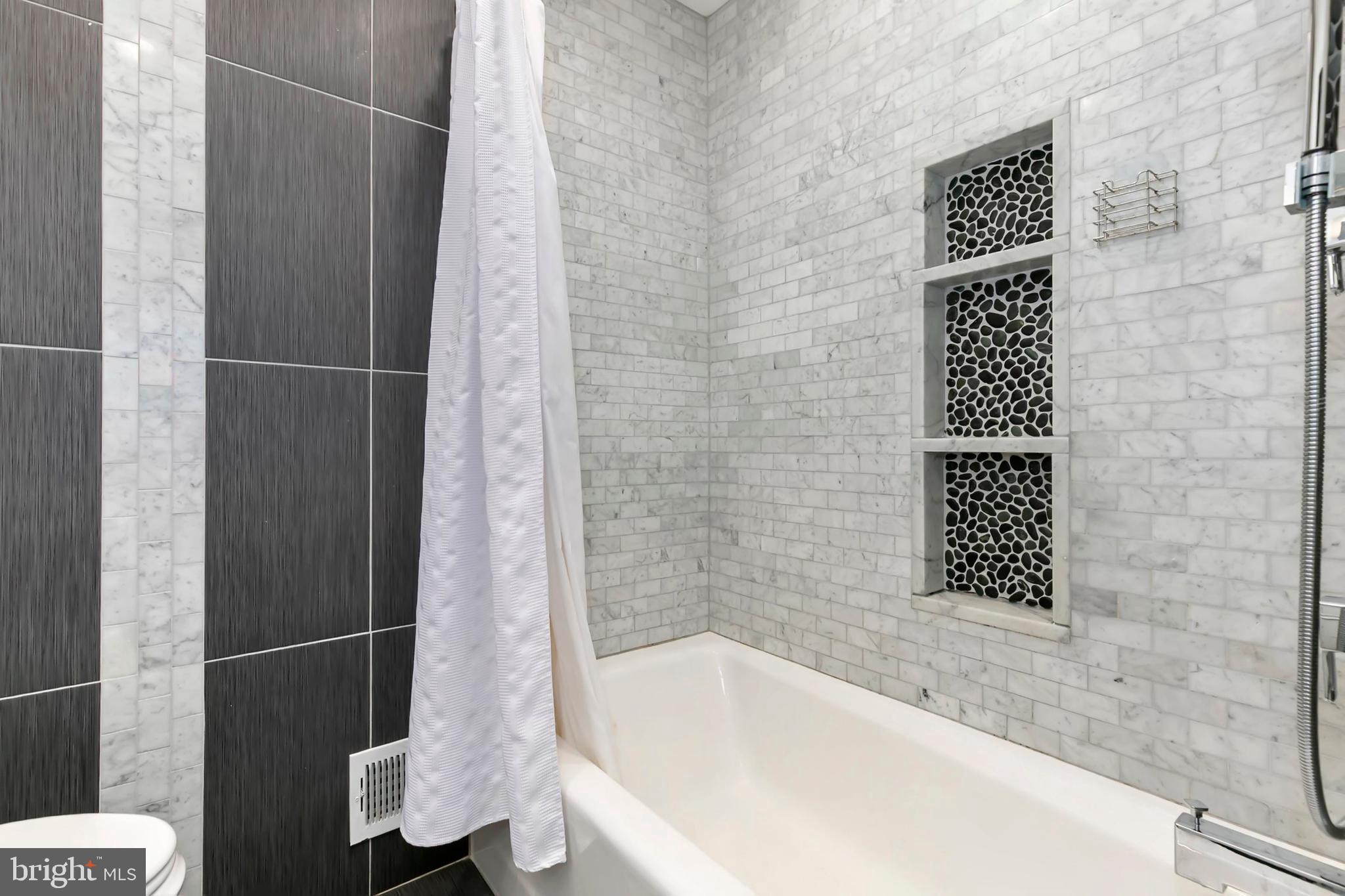 ROCK CREEK MANOR - Residential