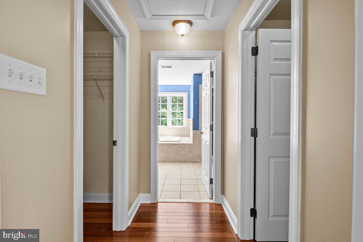 PONDVIEW - Residential