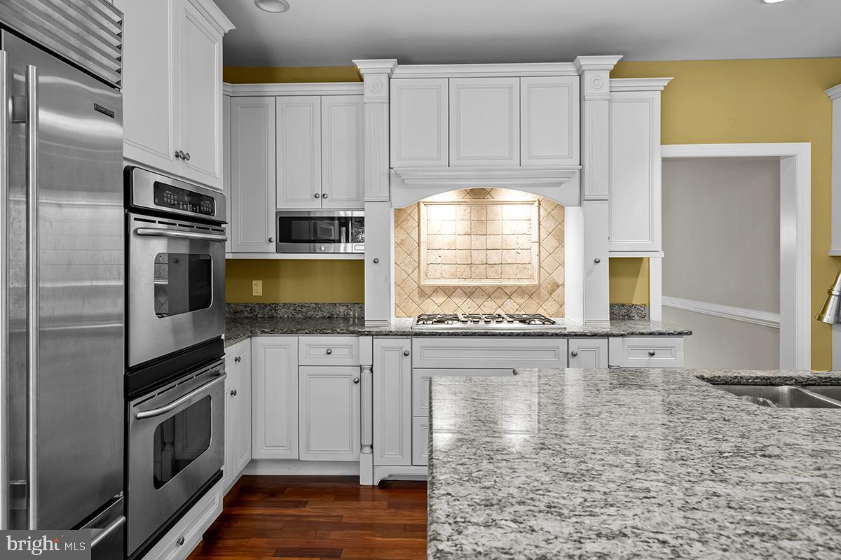 PONDVIEW - Residential