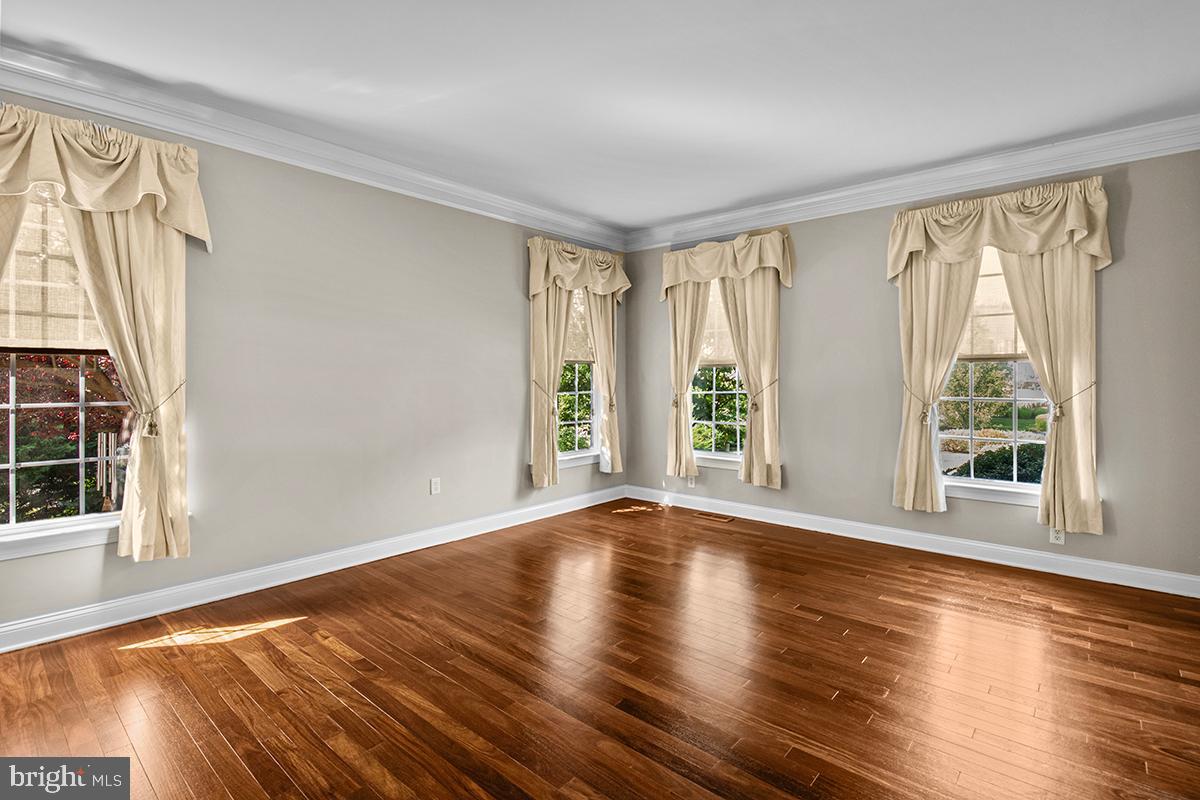 PONDVIEW - Residential