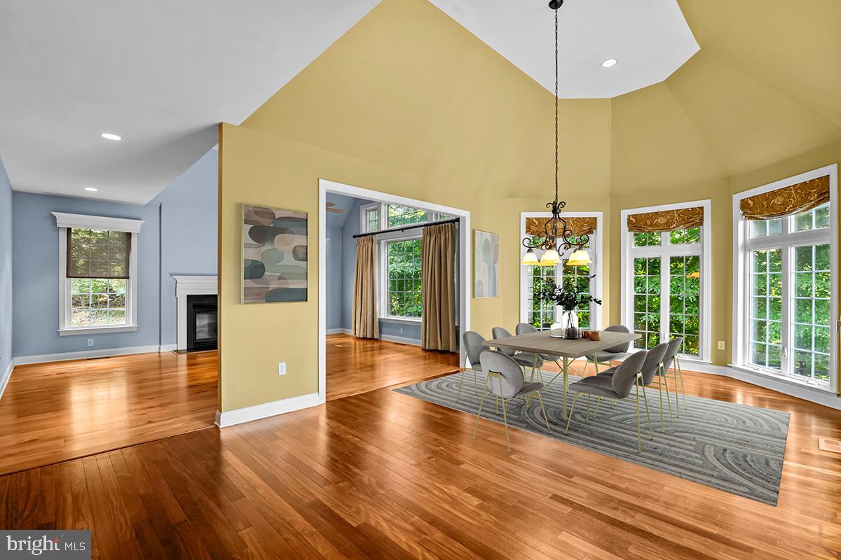 PONDVIEW - Residential