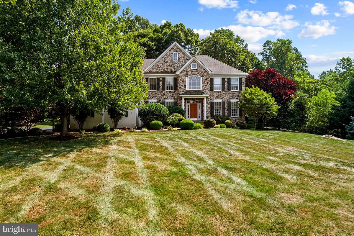 PONDVIEW - Residential