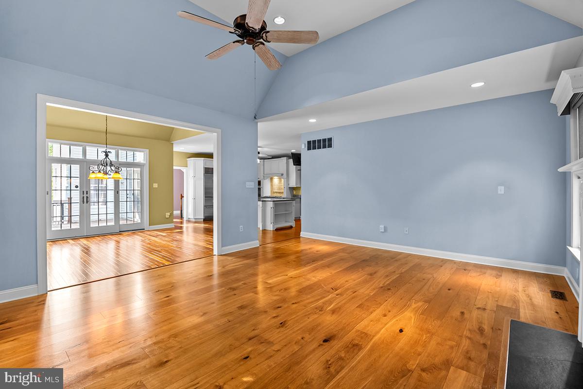 PONDVIEW - Residential