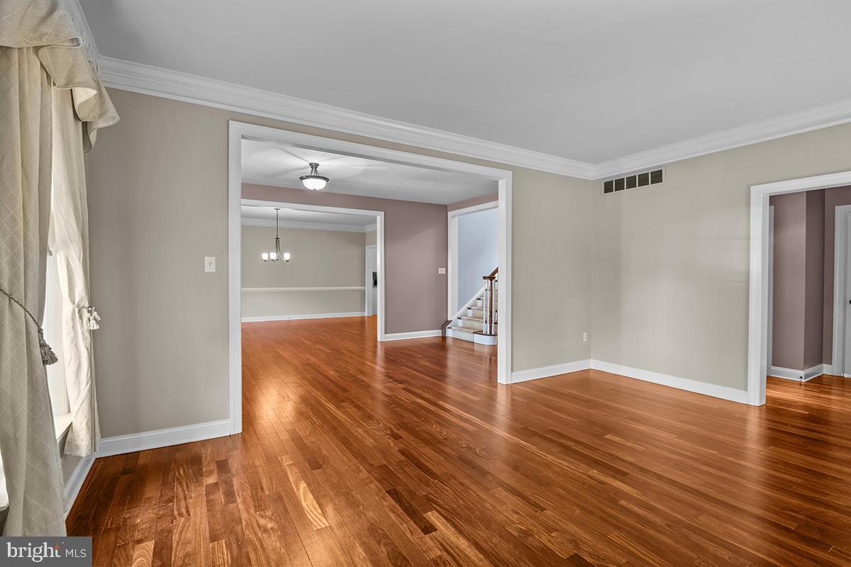 PONDVIEW - Residential