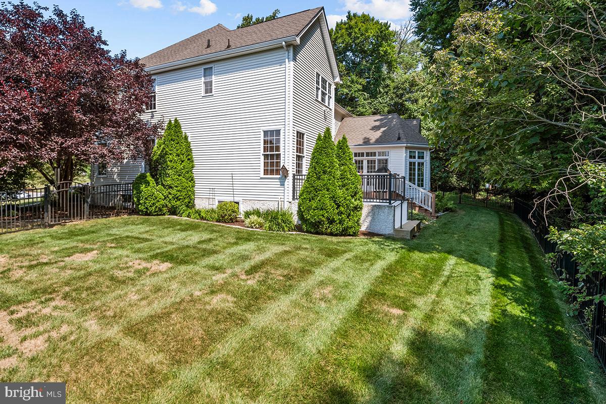 PONDVIEW - Residential